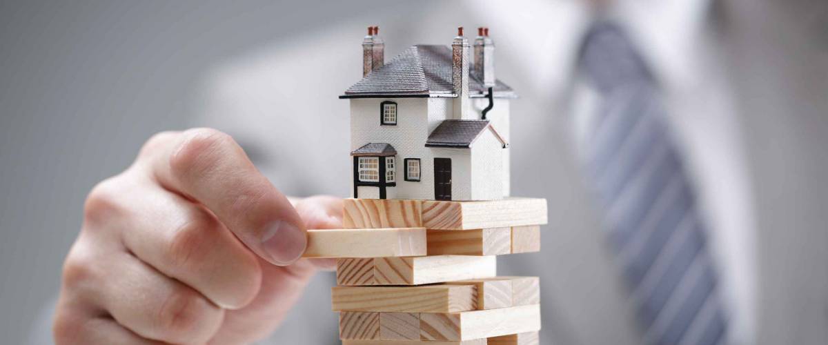 Investment risk and uncertainty in the real estate housing market