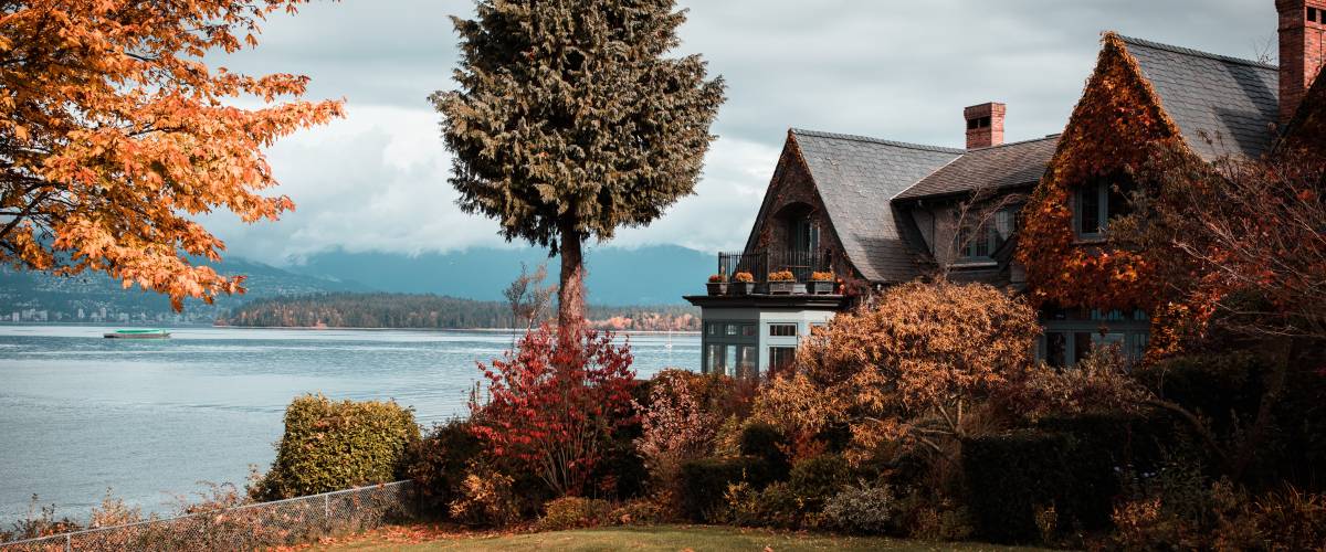 Cozy house near the water in British Colombia